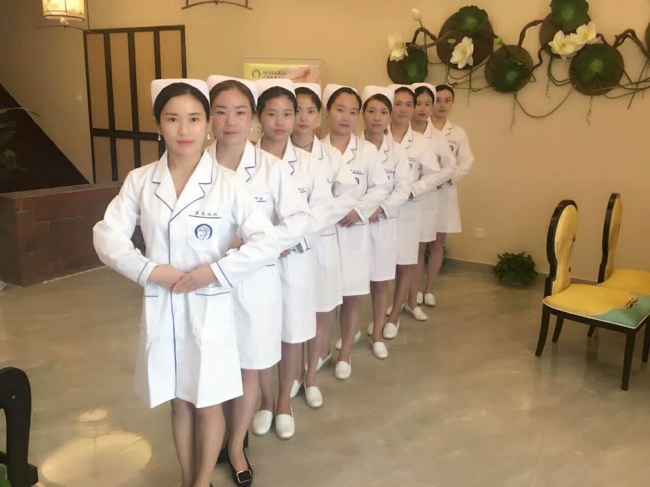 漂亮妈妈员工风彩