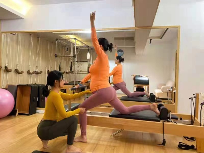 练习孕妇瑜伽的好处 漂亮妈妈产后修复加盟中心