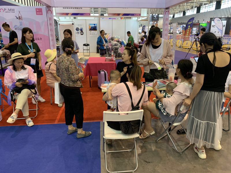 生完孩子后用束缚带可以减肚子上的肉吗